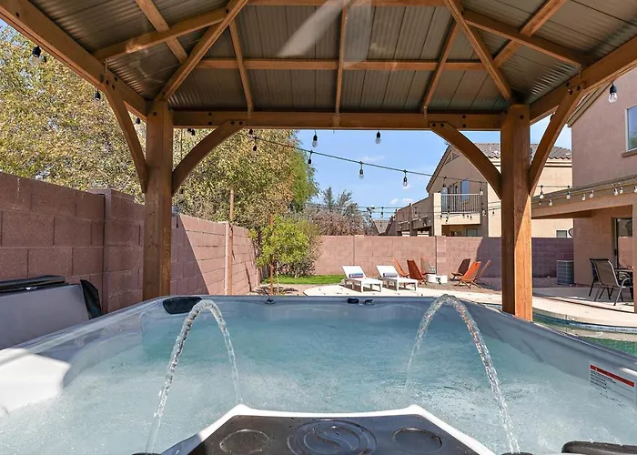 Float Fun Retreat Pool Hot Tub Fire Pit Foosball Pool Table * Casa Grande